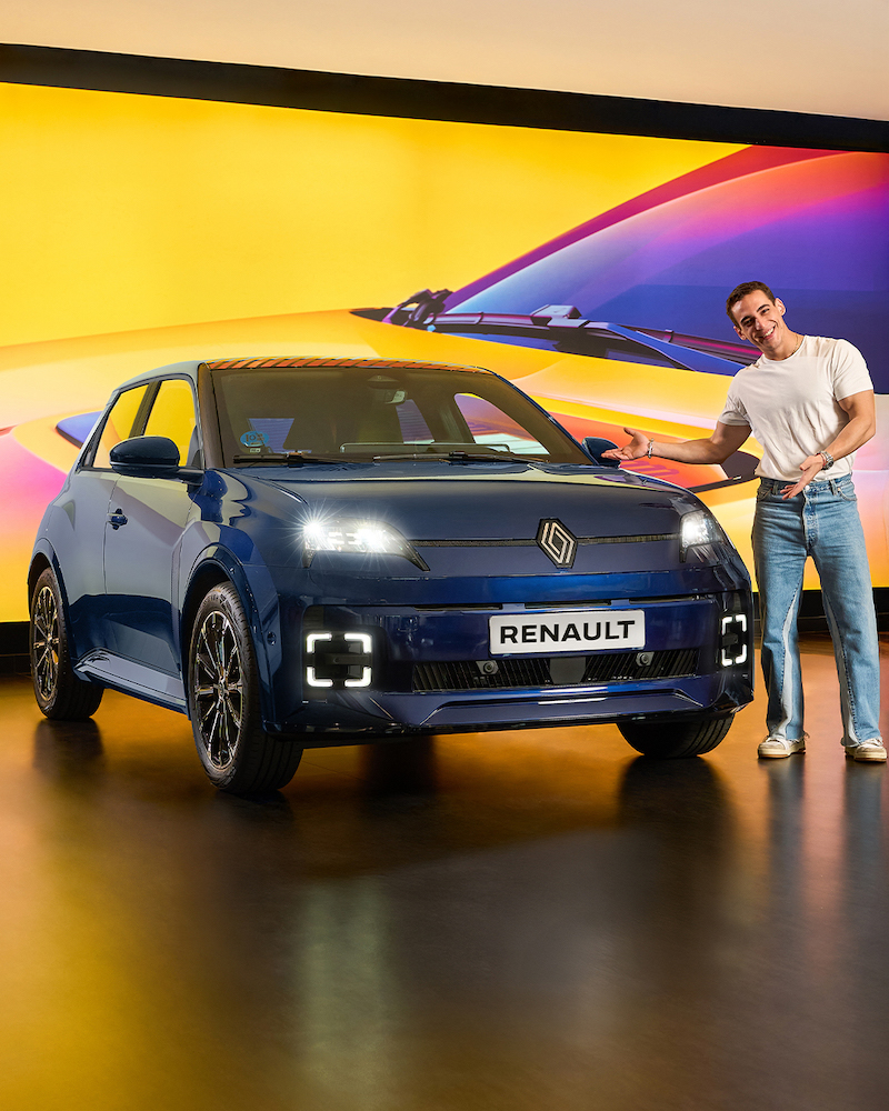 Miguel-Herran-descubierto Cinco embajadores de renombre se suman a la revolución del Renault 5 E-Tech eléctrico