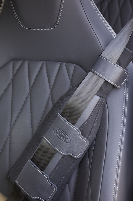 Ford-support-belt-05 Ford España presenta SupportBelt™, un accesorio que facilita el uso del cinturón de seguridad a pacientes oncológicos