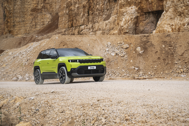 Jeep-Compass-en-campo-frontal El nuevo Jeep® Compass, un salto adelante en capacidad, eficiencia y tecnología avanzada