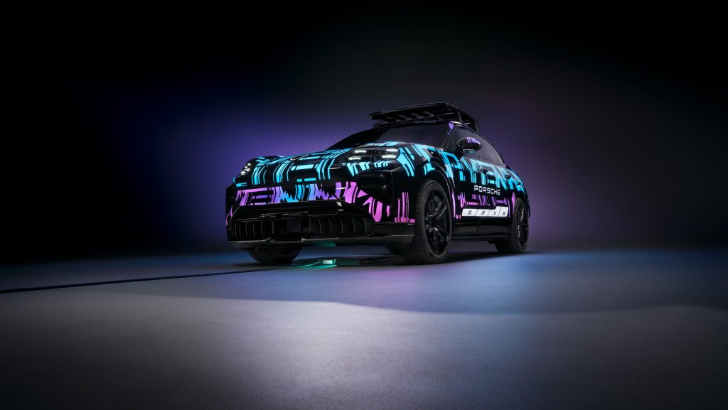 Porsche-Cayenne-1024x577 Así funciona la carga inalámbrica del Porsche Cayenne Electric