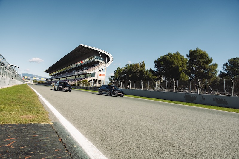 AudiSport-x-Marquez_compitiendo Los hermanos Marc y Álex Márquez reciben sus nuevos RS 6 Avant firmados por Audi exclusive