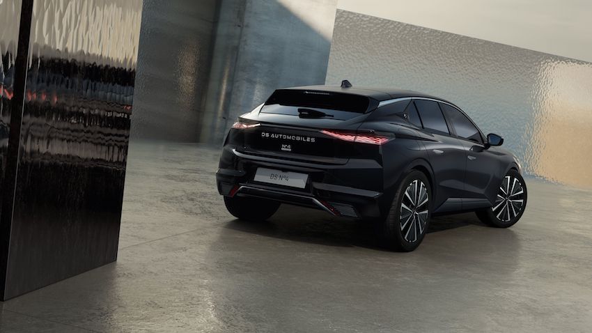 DS_N4_EXT_34_AR_JANTE_19_TRASERA DS Automobiles presenta el nuevo Nº4: electrificación total y lujo francés en el segmento C premium