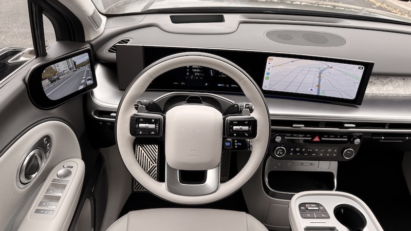 HYUNDIA-IONIC-9-dos-pantallas Hyundai Ioniq 9 el nuevo referente eléctrico que redefine el confort y la tecnología