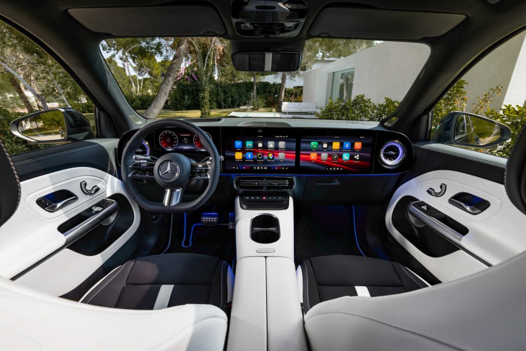 Mercedes-GLB-interior-1024x683 El nuevo Mercedes-Benz GLB 100% eléctrico ya admite pedidos en España