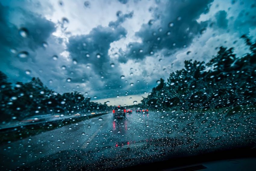 Carglass_®_regala_un_tratamiento_para_el_parabrisas_que_mejora_la_visibilidad_en_lluvia_y_nieve Lluvia y visibilidad: 10 consejos para evitar accidentes en el temporal de lluvia de la borrasca Leonardo