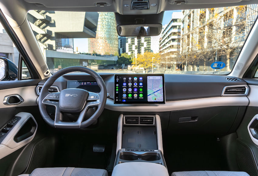 ATTO-2-DM-i_Interior-1 BYD DM-i: la tecnología que acerca los híbridos enchufables a la experiencia de un coche eléctrico