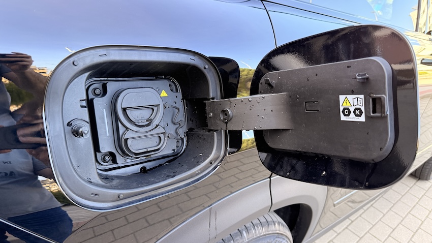 CARGA-ELECTRICA-JAECCO-7 Probamos el JAECOO 7 SHS: el SUV híbrido enchufable que quiere sacudir el segmento
