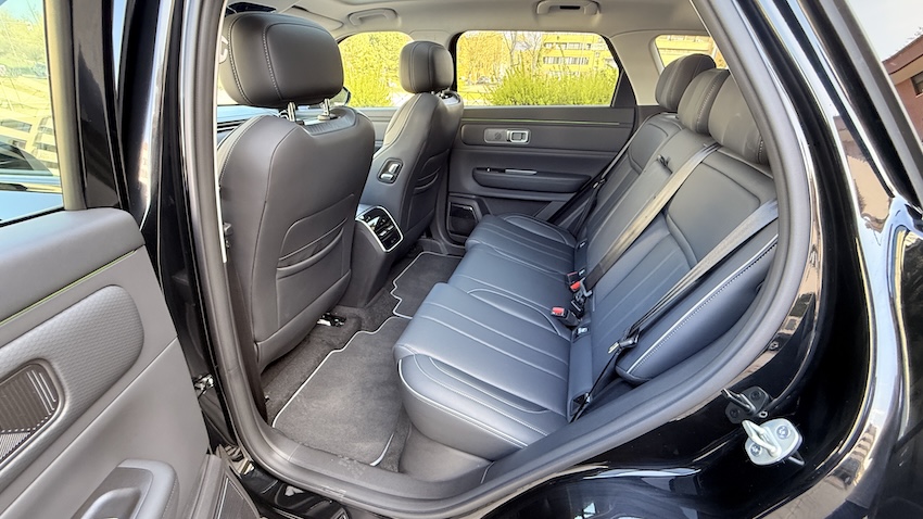 JAECCO-7-PLAZAS-TRASERAS Probamos el JAECOO 7 SHS: el SUV híbrido enchufable que quiere sacudir el segmento