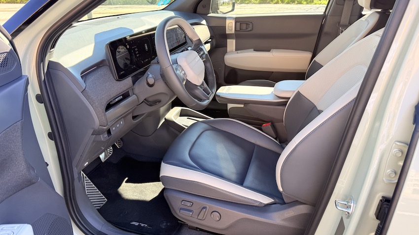 KIA-EV3-ASIENTOS-DELANTEROS Prueba Kia EV3 GT-Line 2025 — El SUV eléctrico compacto que acerca el futuro: 81,4 kWh, hasta 563 km WLTP y diseño rompedor