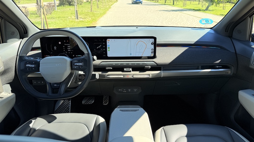 KIA-EV3-SISTEMA-MULTIMEDIA-1 Prueba Kia EV3 GT-Line 2025 — El SUV eléctrico compacto que acerca el futuro: 81,4 kWh, hasta 563 km WLTP y diseño rompedor