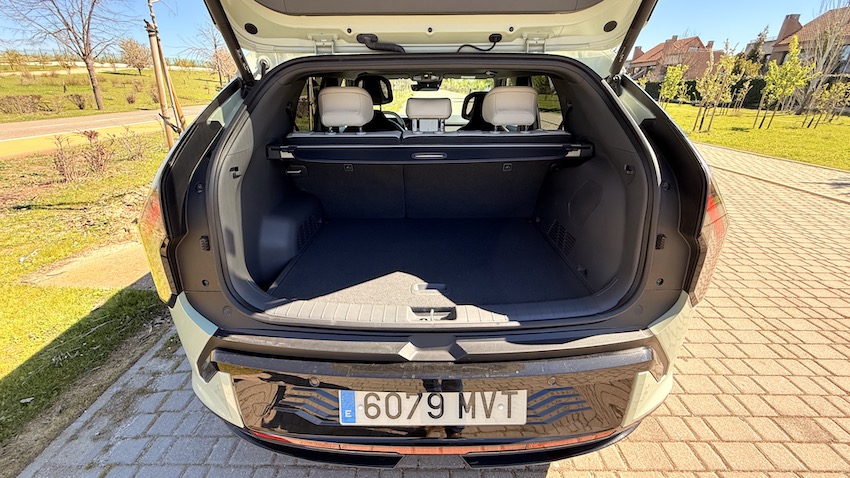 KIA-EV3-maletero Prueba Kia EV3 GT-Line 2025 — El SUV eléctrico compacto que acerca el futuro: 81,4 kWh, hasta 563 km WLTP y diseño rompedor