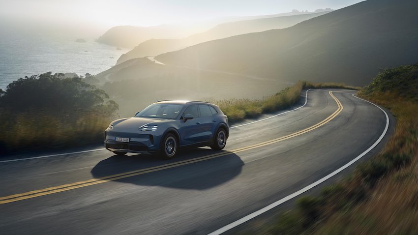 Porche-Cayenne-S-en-carretera-de-curvas Porsche amplía su gama de SUV eléctricos con el nuevo Cayenne S Electric de 544 CV
