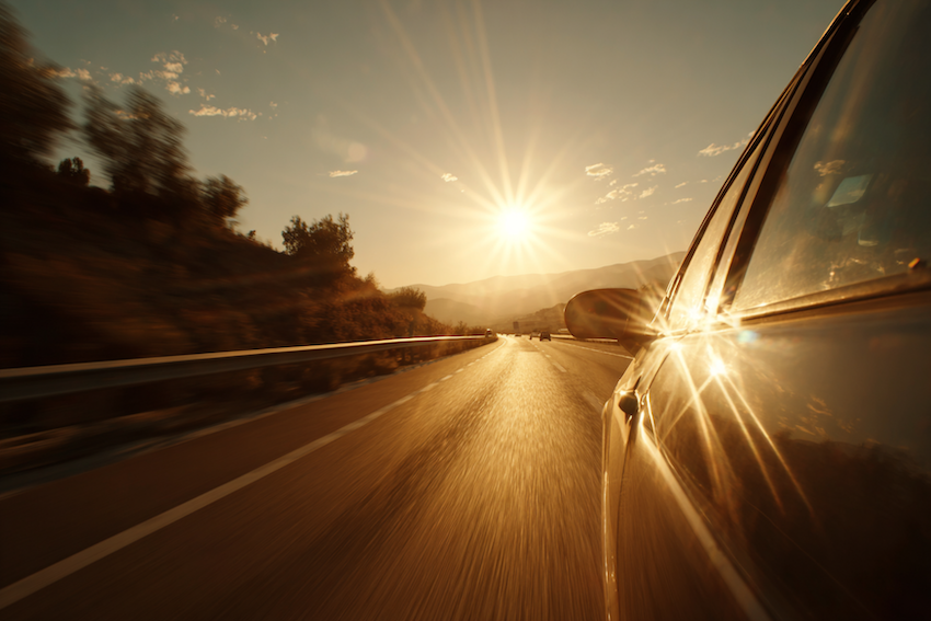 boostersspain_car_travelling_in_a_spanish_two-lane_highway_in_c553182f-272a-4ef7-93ef-7abde5908f7a_3 Los 10 factores que explican por qué es más difícil conducir en Semana Santa