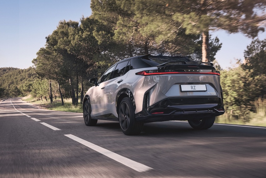 rzmc26eu10jpeg-scaled-1 Lexus lleva la emoción al coche eléctrico con su sistema Interactive Manual Drive en el nuevo RZ 550e F SPORT