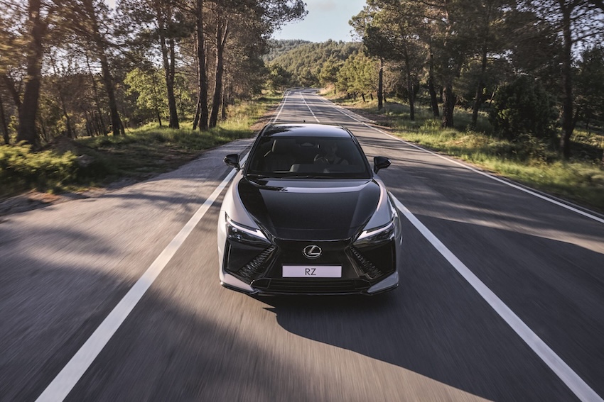 rzmc26eu11jpeg-scaled-1 Lexus lleva la emoción al coche eléctrico con su sistema Interactive Manual Drive en el nuevo RZ 550e F SPORT