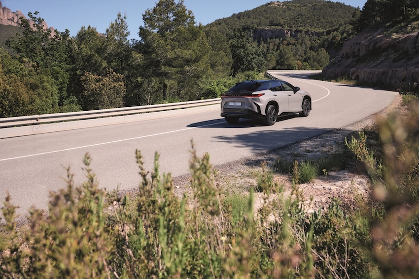 rzmc26eu14jpeg-scaled-1 Lexus lleva la emoción al coche eléctrico con su sistema Interactive Manual Drive en el nuevo RZ 550e F SPORT