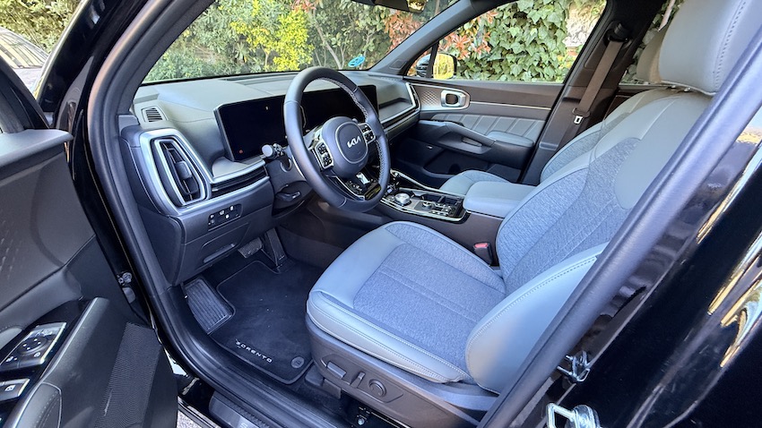 Asientos-delanteros Probamos el Kia Sorento PHEV Emotion: el gran SUV enchufable que pone la lógica familiar al servicio del confort y la eficiencia