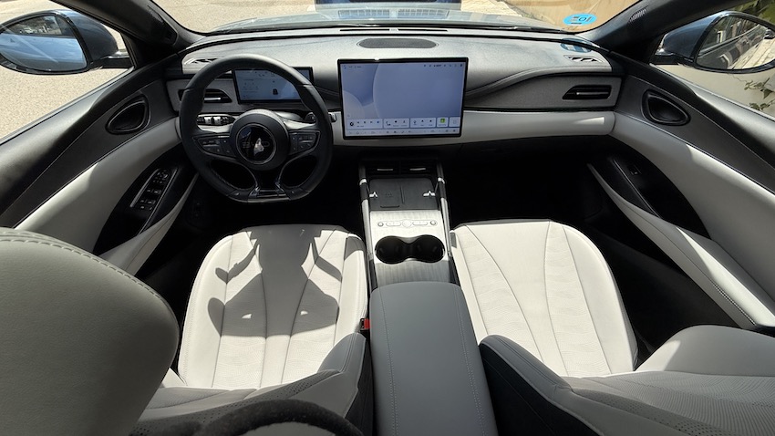 BYD-SEAL-6-DM-i-Touring-interior-amplio Prueba BYD SEAL 6 DM-i Touring: el familiar híbrido enchufable que convierte la lógica en un argumento de compra muy serio