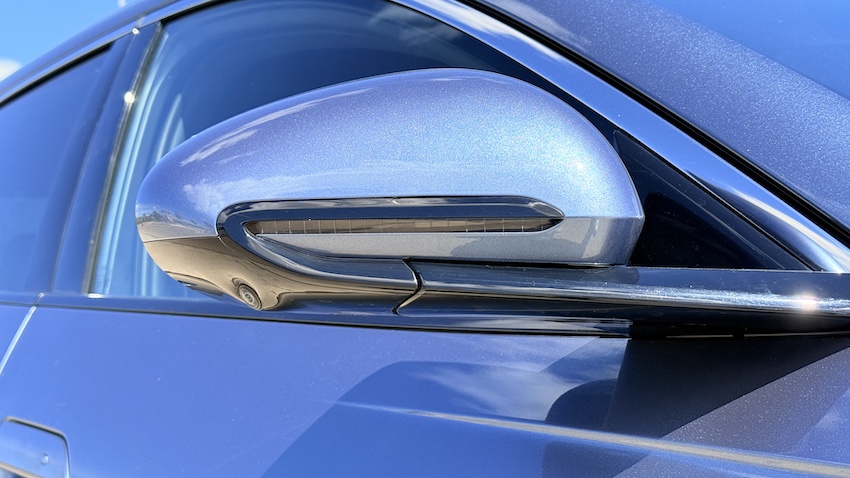 BYD-SEAL-6-Retrovisor Prueba BYD SEAL 6 DM-i Touring: el familiar híbrido enchufable que convierte la lógica en un argumento de compra muy serio