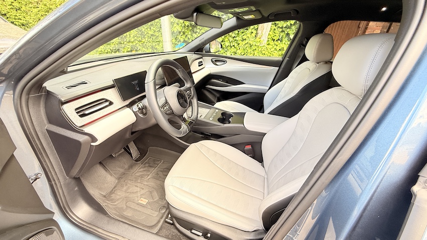 BYD-SEAL-6-asientos-delanteros Prueba BYD SEAL 6 DM-i Touring: el familiar híbrido enchufable que convierte la lógica en un argumento de compra muy serio