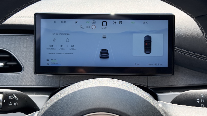 BYD-SEAL-6-cuadro-de-instrumentos Prueba BYD SEAL 6 DM-i Touring: el familiar híbrido enchufable que convierte la lógica en un argumento de compra muy serio