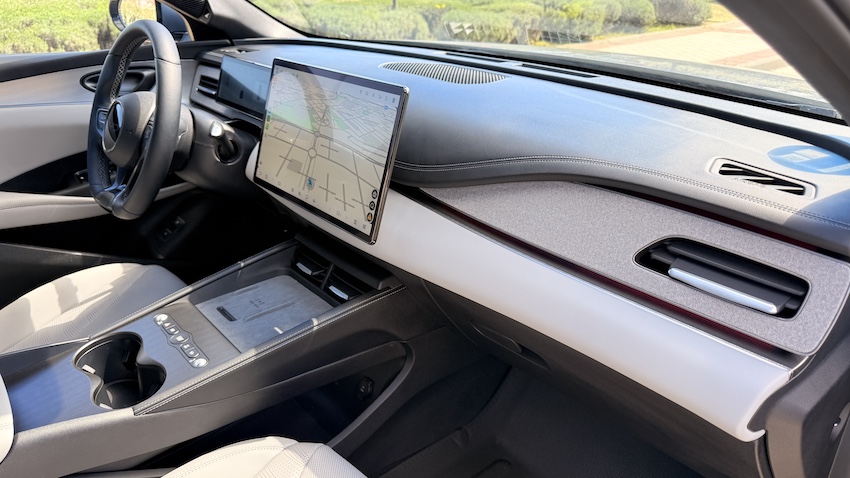 BYD-SEAL-6-salpicadero Prueba BYD SEAL 6 DM-i Touring: el familiar híbrido enchufable que convierte la lógica en un argumento de compra muy serio