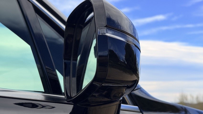 Camara-retrovisor Probamos el Kia Sorento PHEV Emotion: el gran SUV enchufable que pone la lógica familiar al servicio del confort y la eficiencia