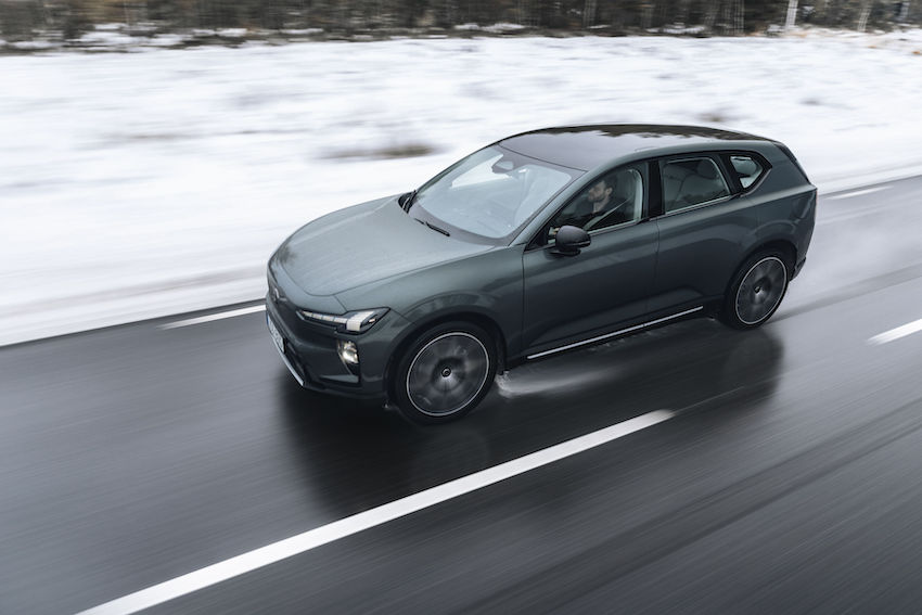 EX60-Ride-along-5 Volvo EX60: inteligencia artificial, big data y aprendizaje continuo para una nueva era de la seguridad