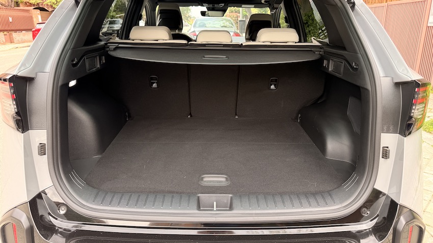 KIA-SPORTAGE-MALETERO Comparativa: Toyota Corolla Cross vs Kia Sportage Hybrid