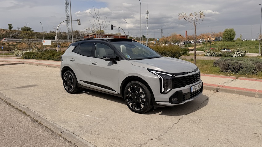 Kia-Sportage-exterior Comparativa: Toyota Corolla Cross vs Kia Sportage Hybrid