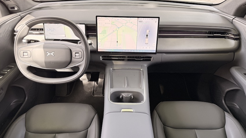 Xpeng-G6-asientos-delanteros Nuevo XPeng G6: mismo SUV coupé, mucho más serio cuando toca viajar