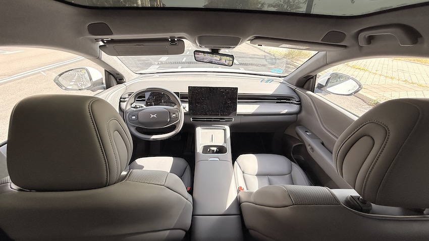 Xpeng-G6-salpicadero Nuevo XPeng G6: mismo SUV coupé, mucho más serio cuando toca viajar