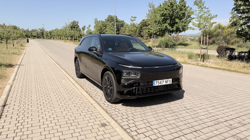 Xpeng-G9-foto-ciruclando Prueba XPENG G9 AWD Performance: carga ultrarrápida