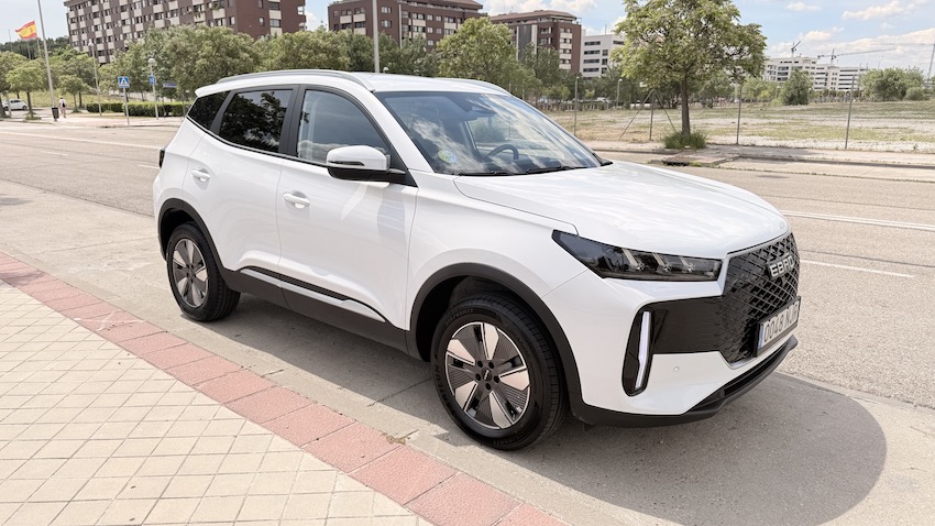 Ebro-s400-exterior EBRO s400 HEV: el SUV urbano español que apuesta por la eficiencia híbrida, la tecnología y una dotación muy completa