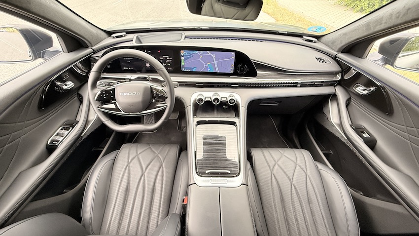 OMODA-9-INTERIOR Omoda 9 PHEV AWD: el SUV híbrido enchufable que quiere jugar en terreno premium