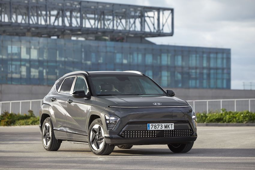 hyundai-kona-ev-es-1023-43 Hyundai KONA: tecnología pensada para una conducción más segura, práctica y sencilla
