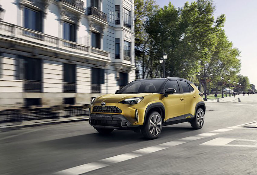 toyotayariscrosselectrichybrid2023-bi-tono2 Los SUV híbridos que menos consumen realmente en 2026