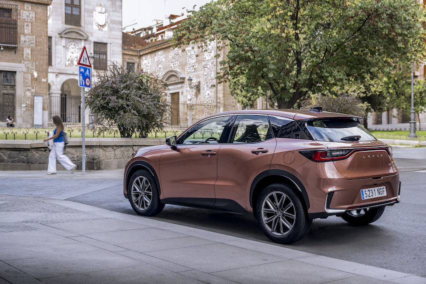 2025_LBX_Copper_Static_005-scaled-1 Lexus LBX 2026: personalidad, diseño y eficiencia de lujo para conquistar la ciudad