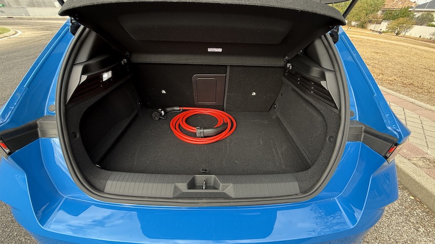 Opel-Astra-GS-Electric-156-CV-maletero Prueba Opel Astra GS Electric 156 CV: un eléctrico que convence más por su equilibrio que por sus cifras