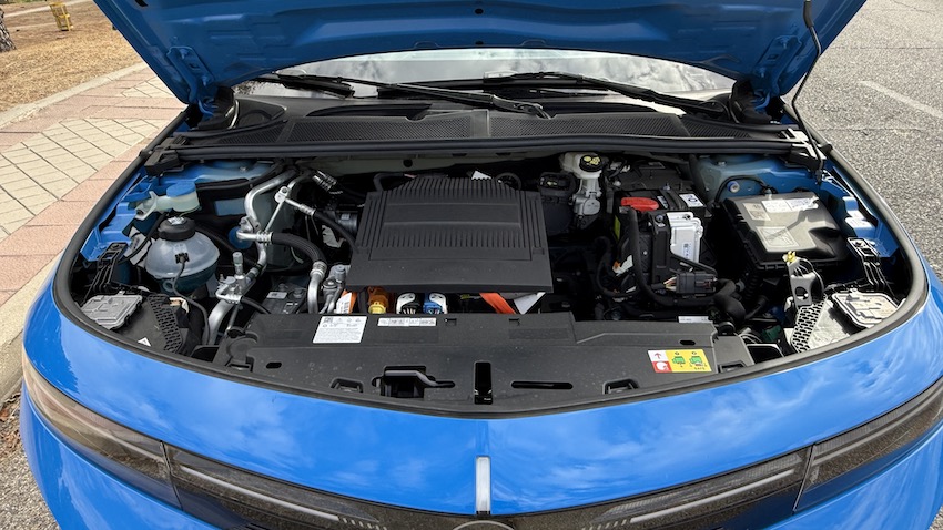 Opel-Astra-GS-Electric-156-CV-motor Prueba Opel Astra GS Electric 156 CV: un eléctrico que convence más por su equilibrio que por sus cifras