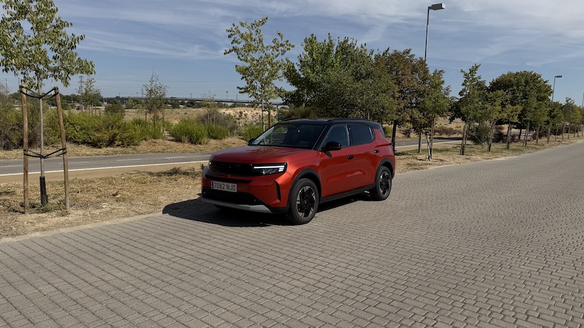 Opel-Frontera-en-ciudad Prueba Opel Frontera GS Electric Extended Range 54 kWh: espacio, sencillez y 408 km de autonomía