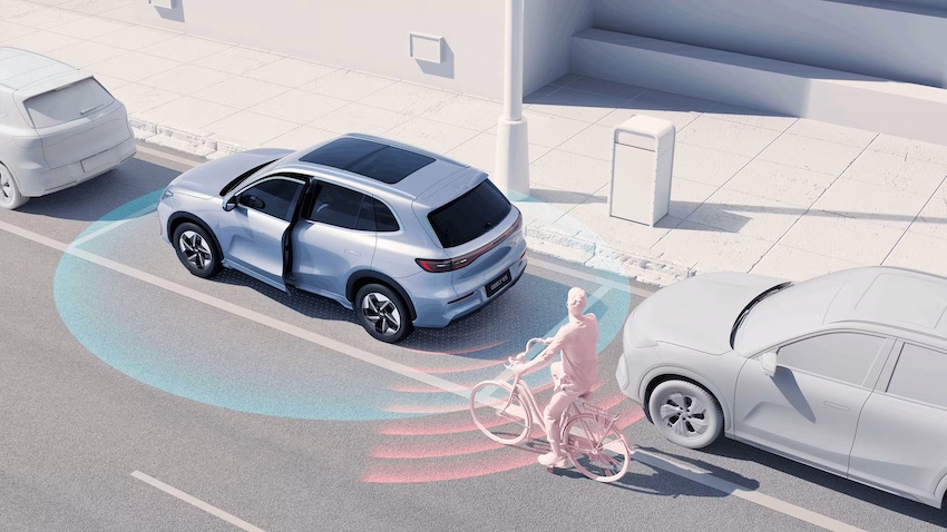 Geely-E5-carga-advertencia-apertura-de-puertas-copia Prueba Geely E5 MAX+: un SUV eléctrico de 218 CV