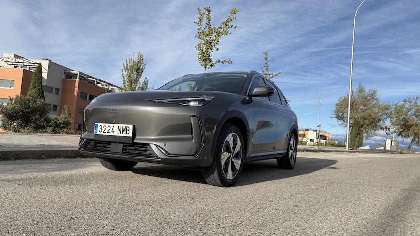 Geely-E5-delantera-desde-abajo Prueba Geely E5 MAX+: un SUV eléctrico de 218 CV
