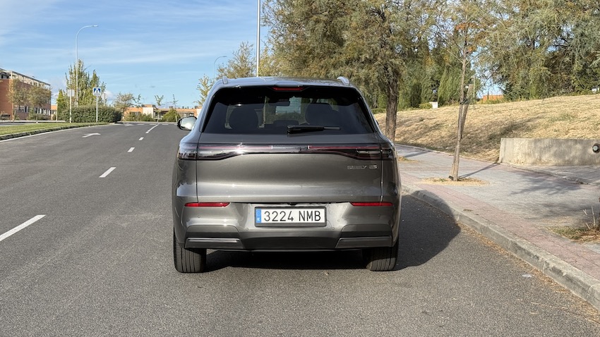 Geely-E5-trasera1 Prueba Geely E5 MAX+: un SUV eléctrico de 218 CV