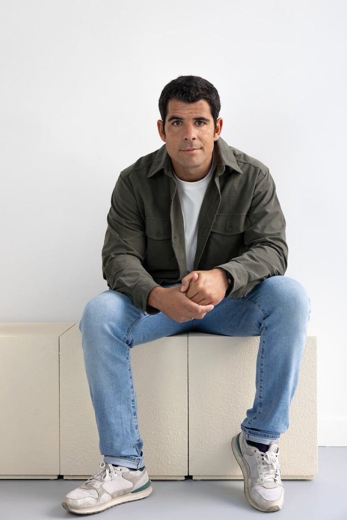 Jaime-Mongue-683x1024 Opel y Jaime Monge: Un encuentro entre arte y movilidad sostenible