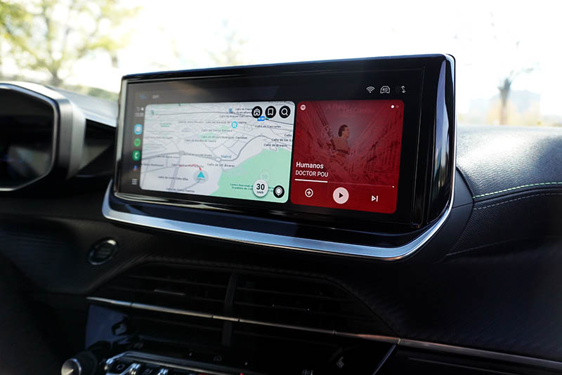 DSC01521 Peugeot 2008 Hybrid 136 e-DCS6 GT