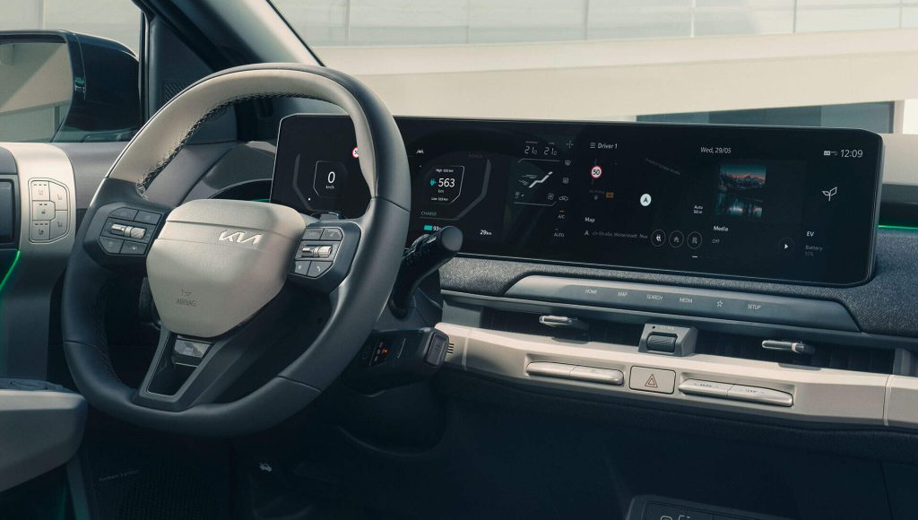kia-ev3-my25-delp-interieur-floating-display-1024x580 Kia EV3: el SUV compacto eléctrico que revoluciona los viajes y la vida diaria