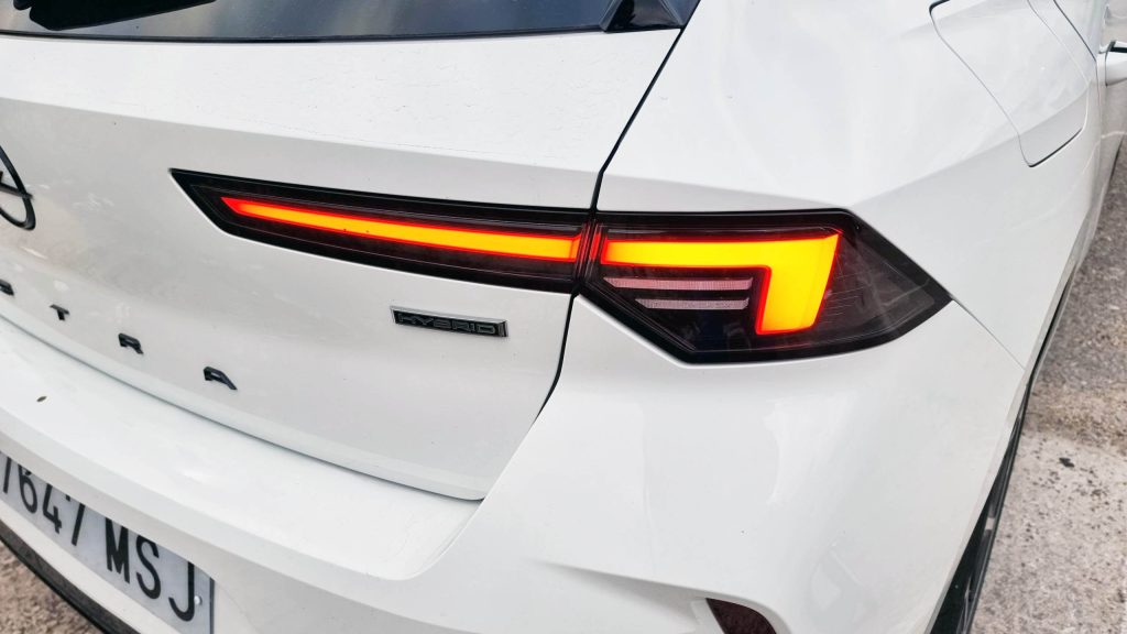 20241211_170415-scaled-1-1024x576 Opel Astra 5P GS 1.2T Hybrid eDCT6 S/S 136 CV (100kW)