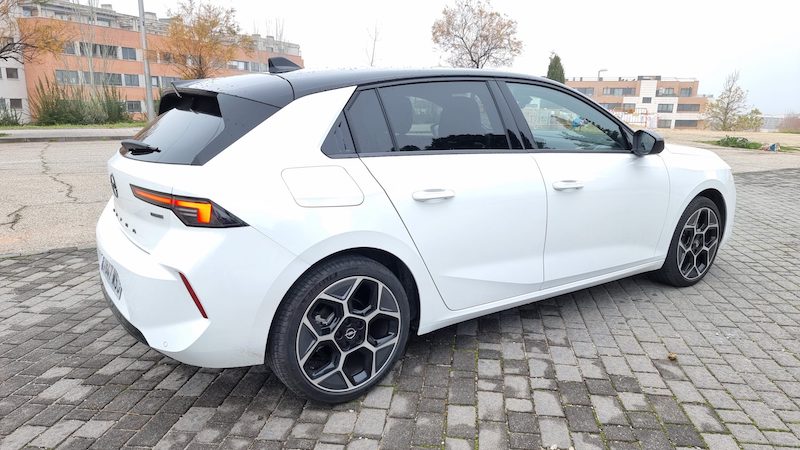 20241214_114428-scaled-1 Opel Astra 5P GS 1.2T Hybrid eDCT6 S/S 136 CV (100kW)