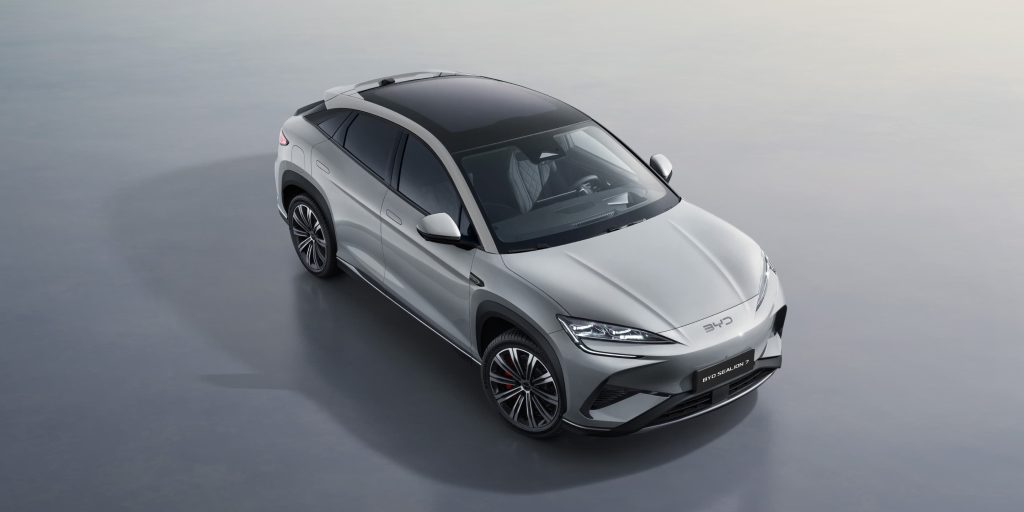 byd-sealion-7-exterior-01-xl-1024x512 Stella Li, Vicepresidenta Ejecutiva de BYD, nombrada "World Car Person of the Year 2025"